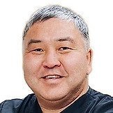 Врач Хангаев Андрей Афанасьевич